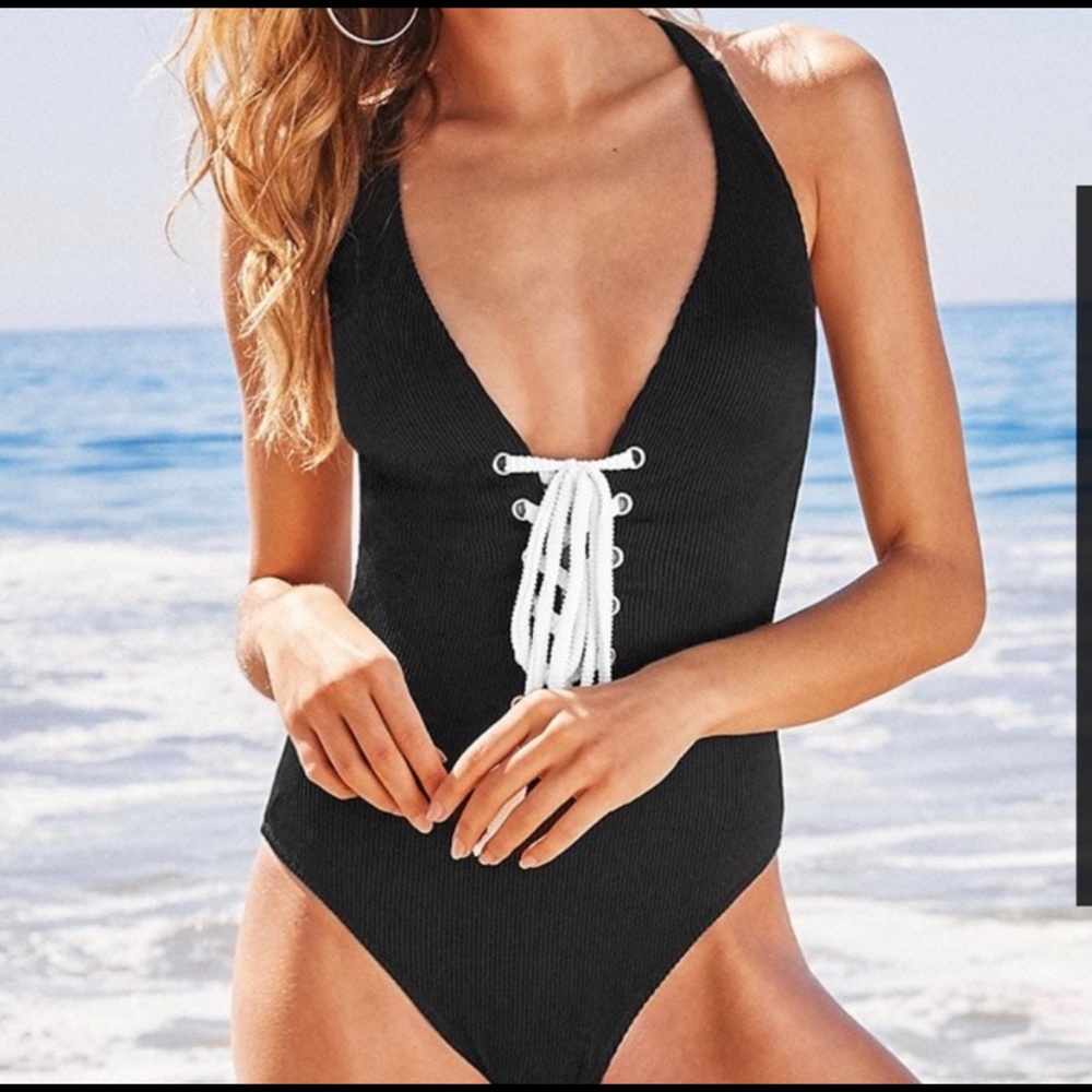 CUPSHE Swim NWT Black One Piece Ribbed Lace Up Swimsuit - Women Size Medium